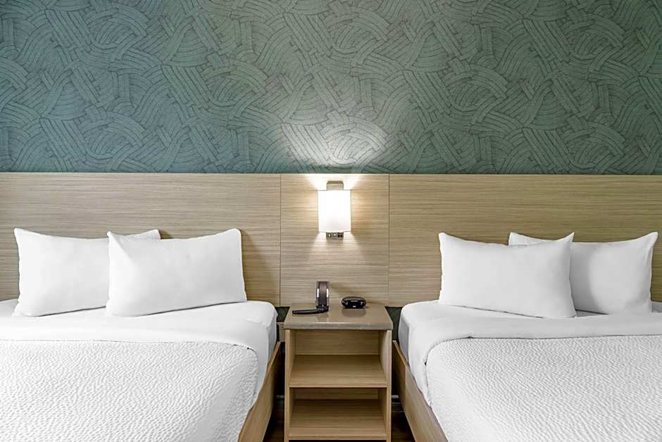 Motel 6 Niagara Falls, ON Near the Falls