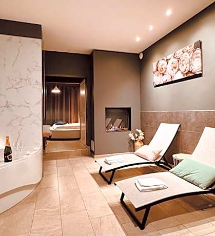 King Room with Spa Bath