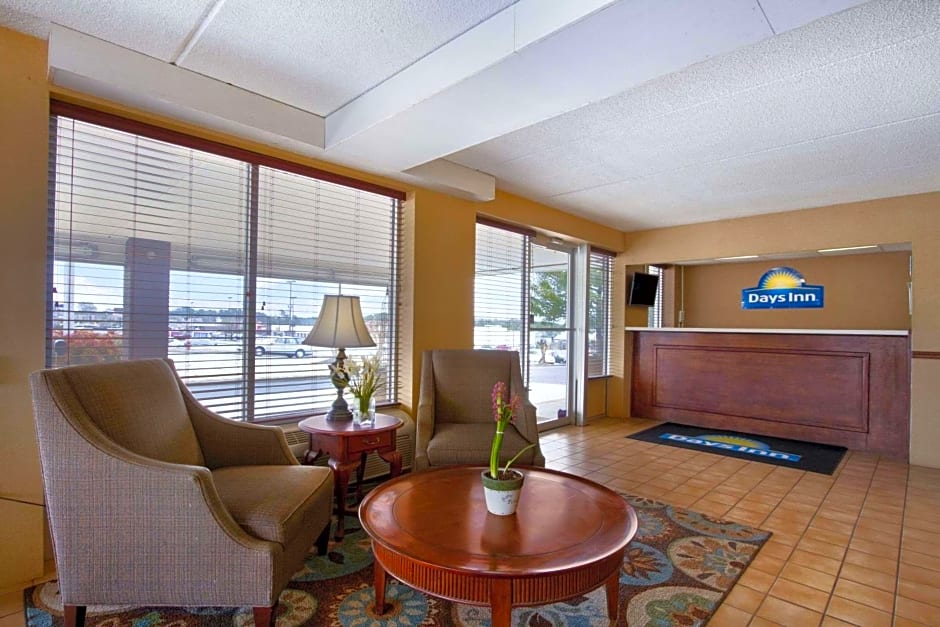 Days Inn by Wyndham Seneca-Clemson