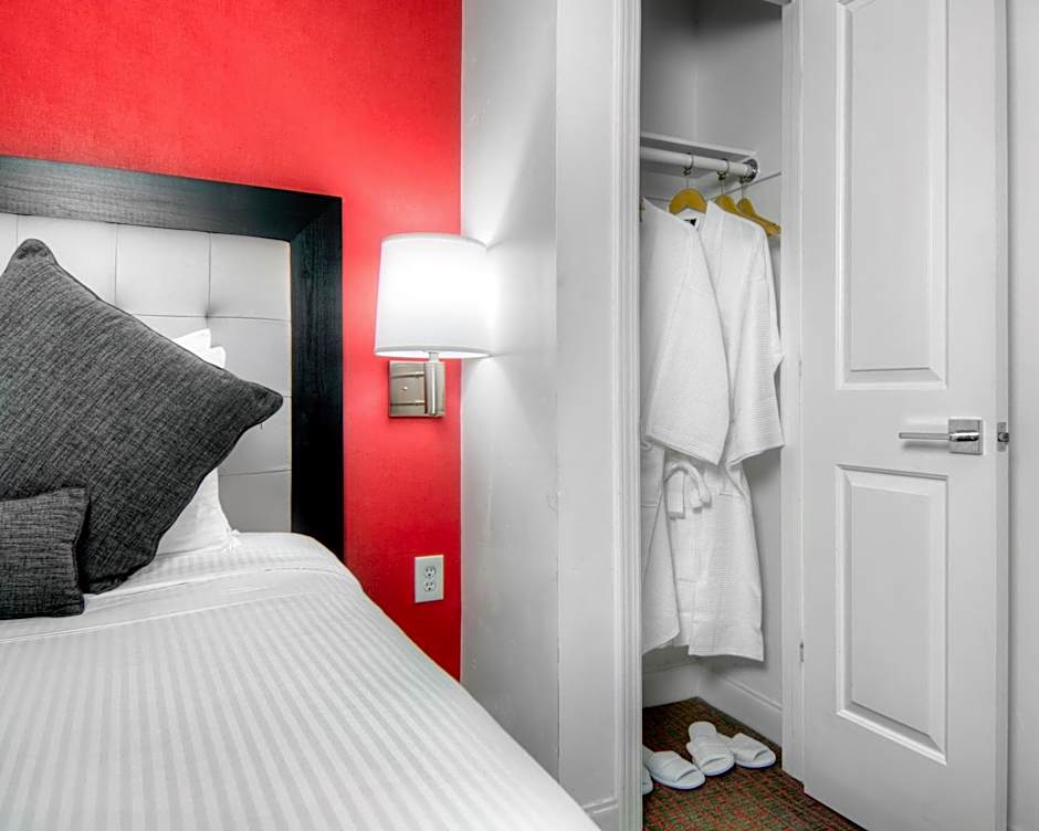 Aggie Inn, Ascend Hotel Collection