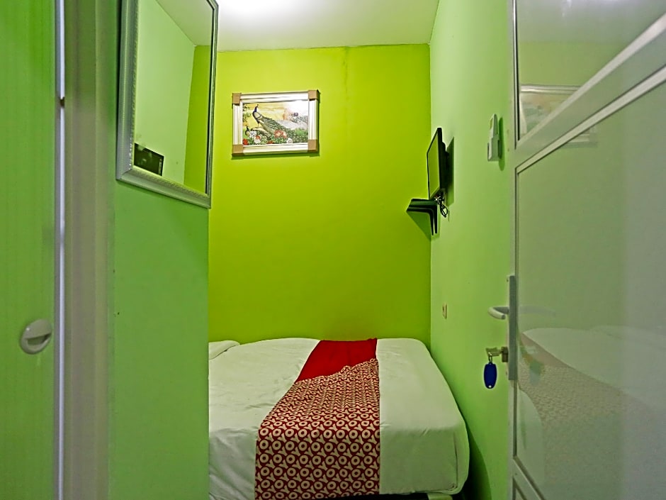 OYO 90848 J&b Rooms Bekasi