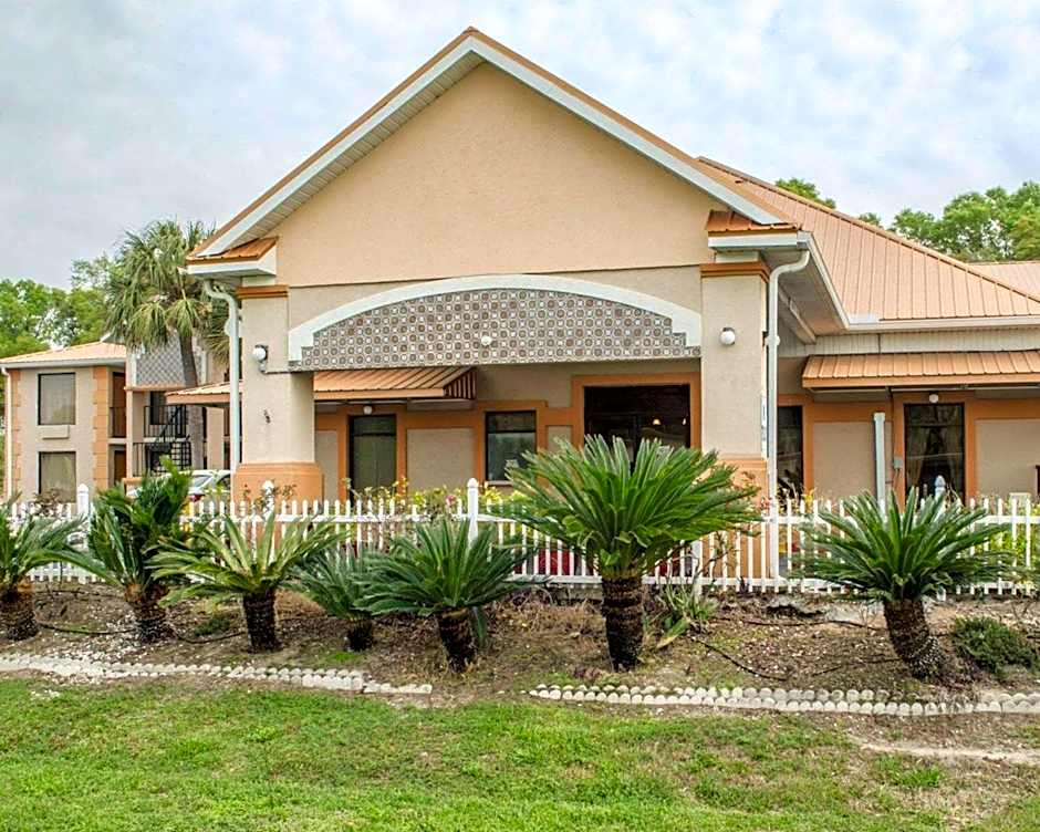 Quality Inn near Manatee Springs State Park