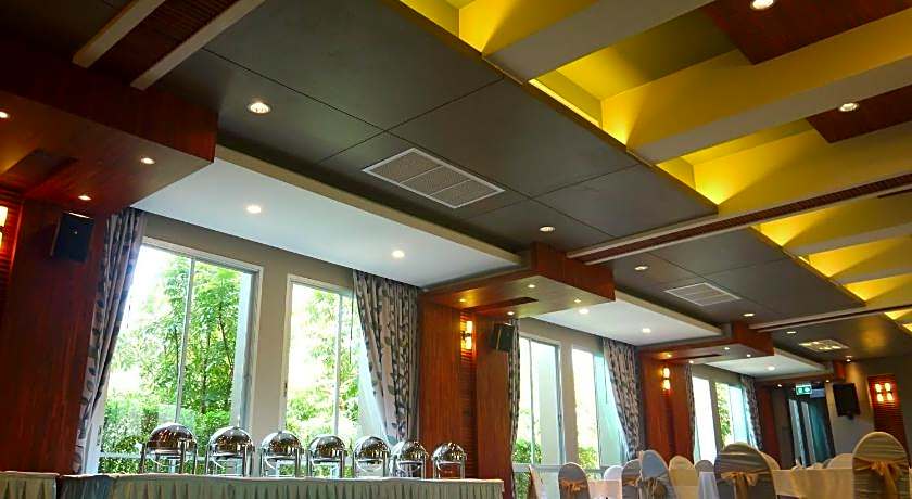 Long Beach Cha-Am Hotel