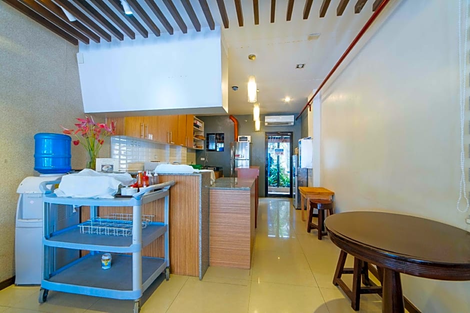 RedDoorz Plus @ Poblacion District Davao