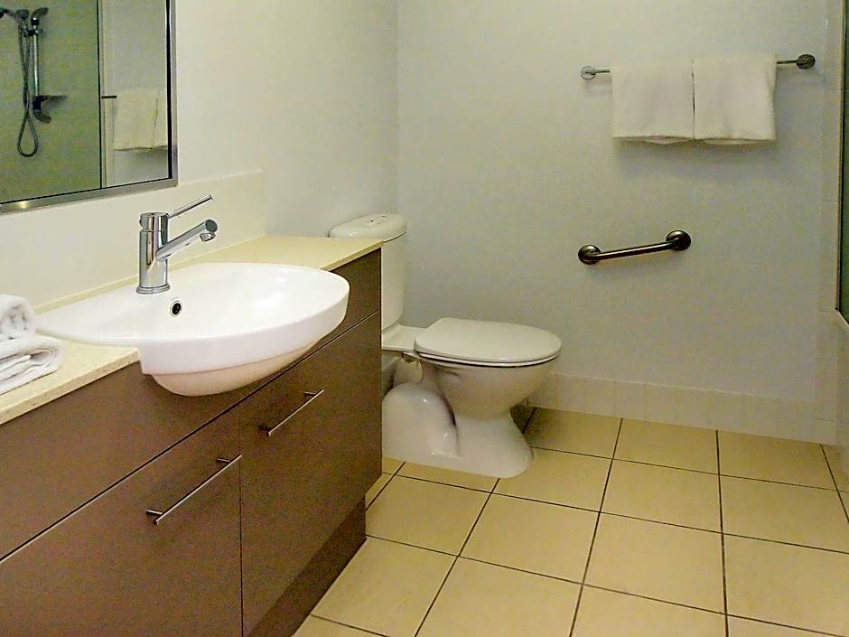 Oaks Townsville Gateway Suites