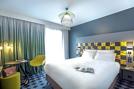 Privilege room with one double bed and balcony