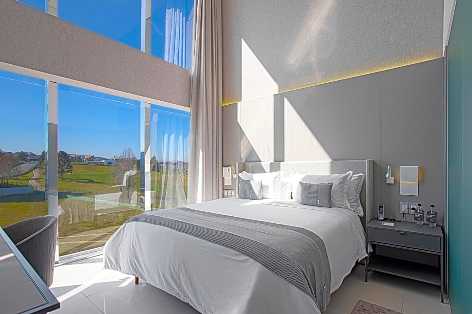 Suryaa Hotel Pinhais, Curio Collection by Hilton