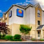 Comfort Inn & Suites Airport Dulles-Gateway