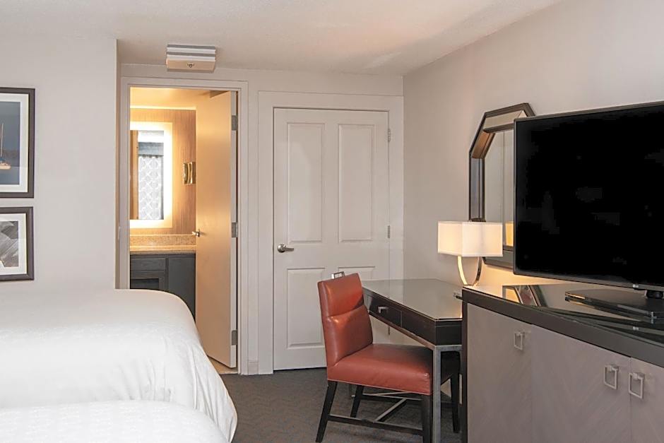 Sheraton Minneapolis West Hotel