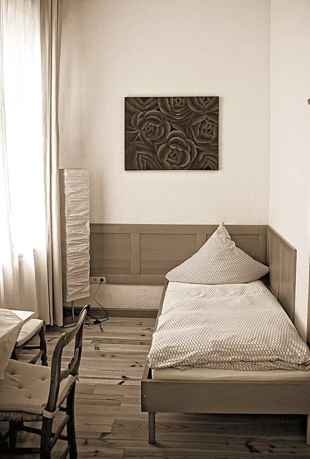 Balthasar Neumann Speiserei & Gästehaus - Zentrum Brühl -E-Ladestation, nähe Phantasialand