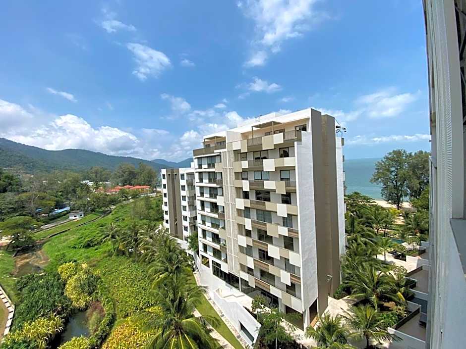 By The Sea Partial Seaview n Mountain View 383