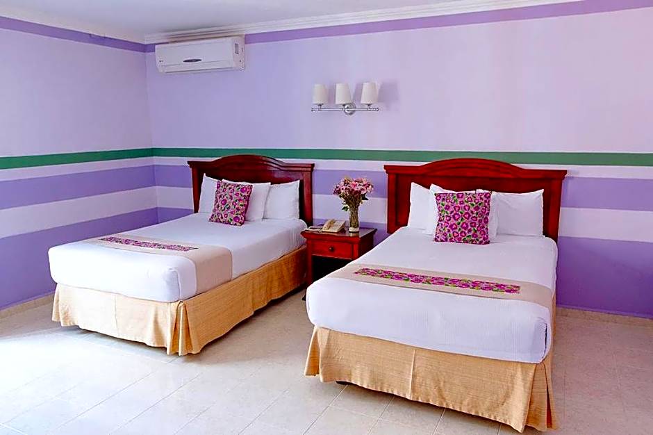 Hotel Plaza Colonial
