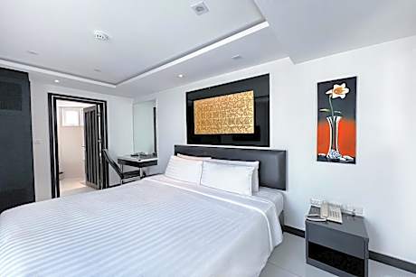 Triple Superior Room with Balcony