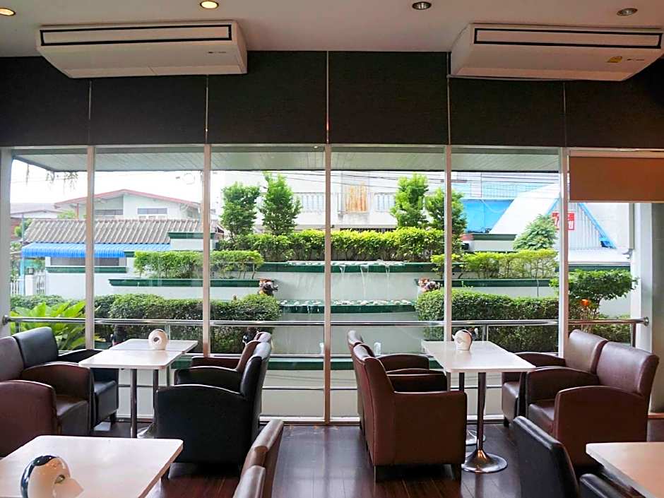 Maneerote Hotel Surin