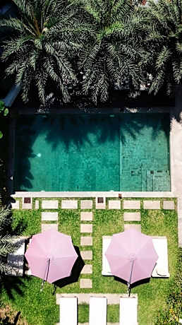 Parasol Blanc Hotel