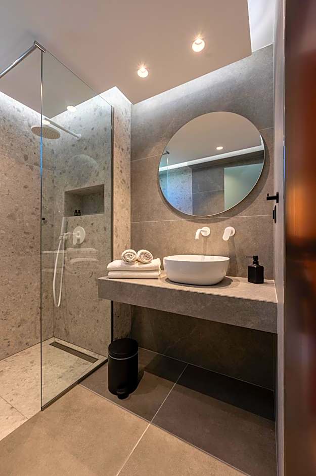 Cirillo Family Hotel-Christinas Studios