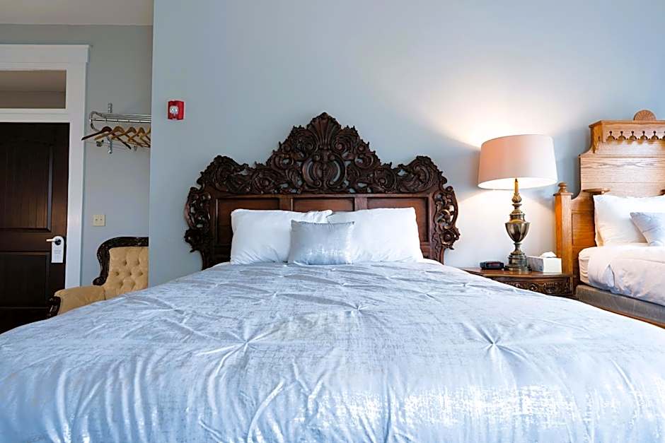 Oak Park Inn