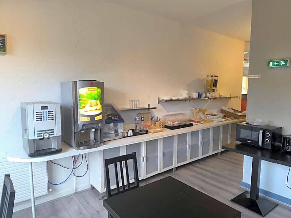 Adonis Lyon Est Hôtel Artys