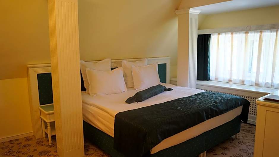 Complex La Tunuri - Vila Economat