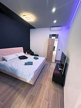 Deluxe King Suite