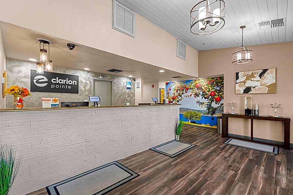 Clarion Pointe Wenatchee