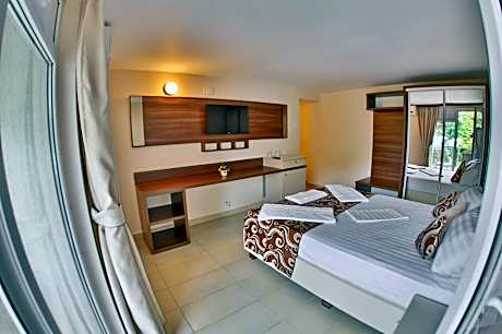 One-Bedroom Suite with Garden View