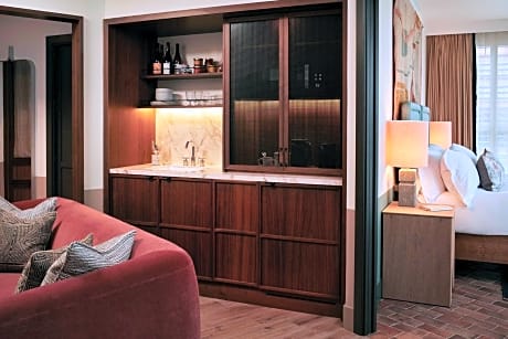 Homey Up - Family Room