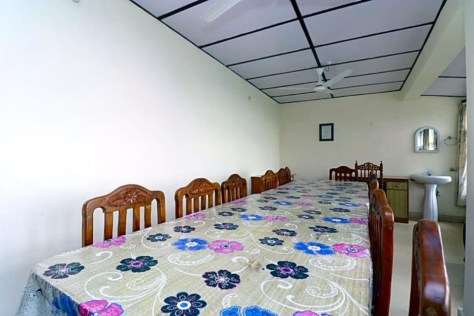 OYO 24525 Hotel Country Lodge