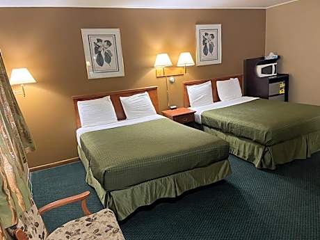 Queen Room with Two Queen Beds - Non-Smoking
