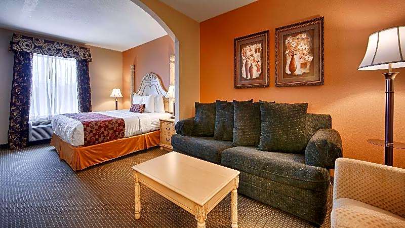 Best Western Plus Bass Hotel & Suites