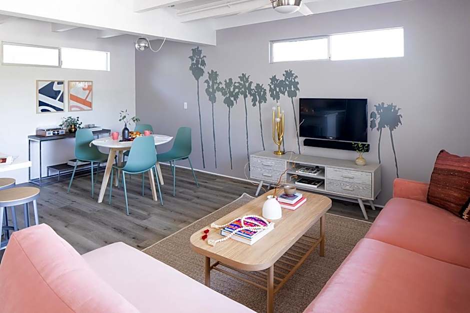 The Wesley by AvantStay Mid-Century Modern Oasis with Pool