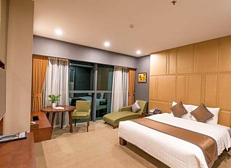 Deluxe King Room