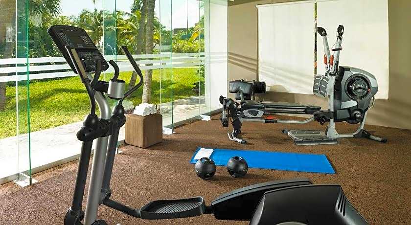 Azul Villa Esmeralda, by Karisma