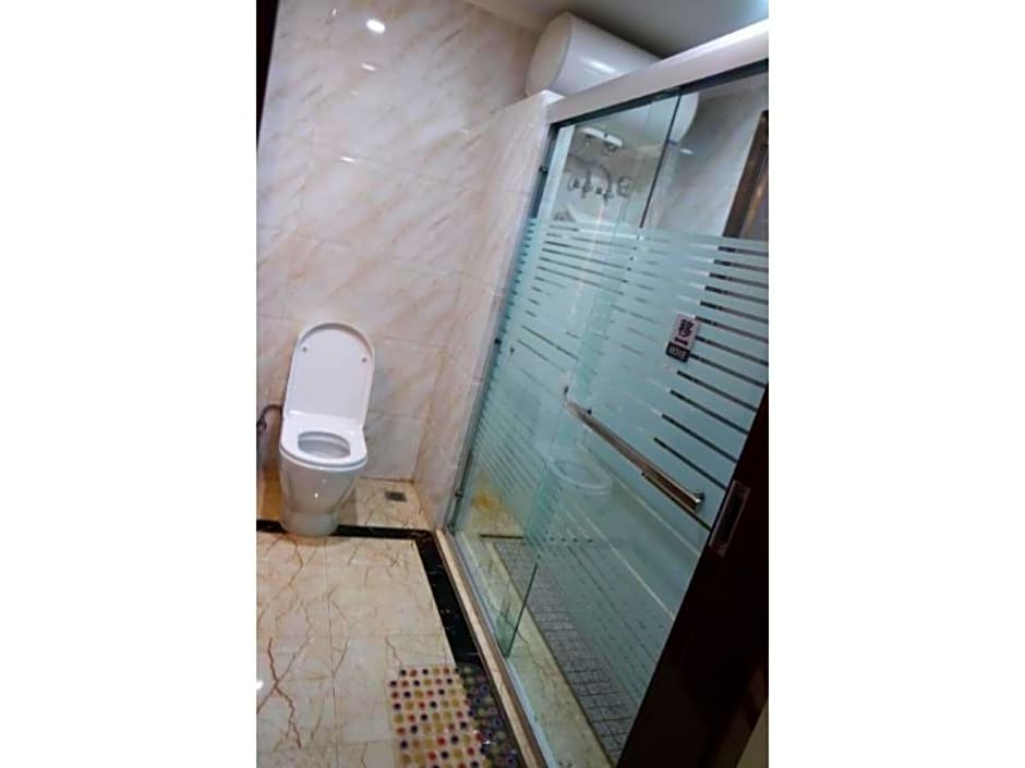 Kololo Courts Hotel And Restaurant