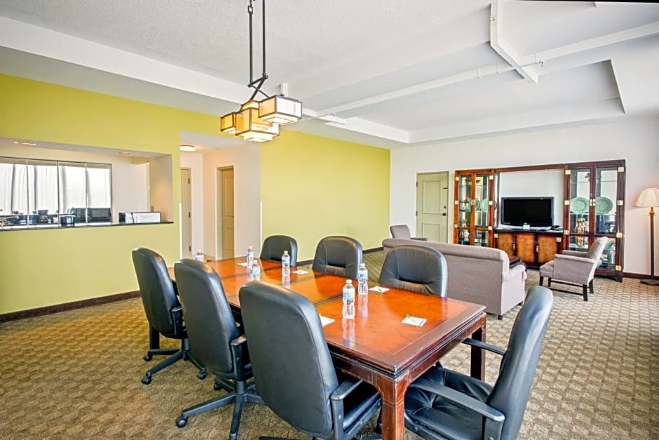 Holiday Inn Roanoke - Tanglewood Route 419 & I 581, an IHG Hotel