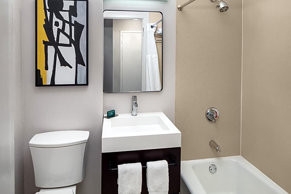 DoubleTree by Hilton Hotel & Suites Pittsburgh Downtown