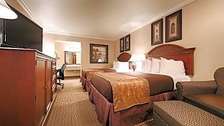 2 Double Beds