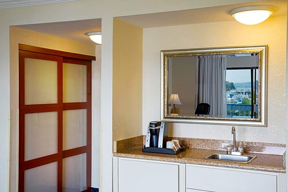 The Marina Inn on San Francisco Bay