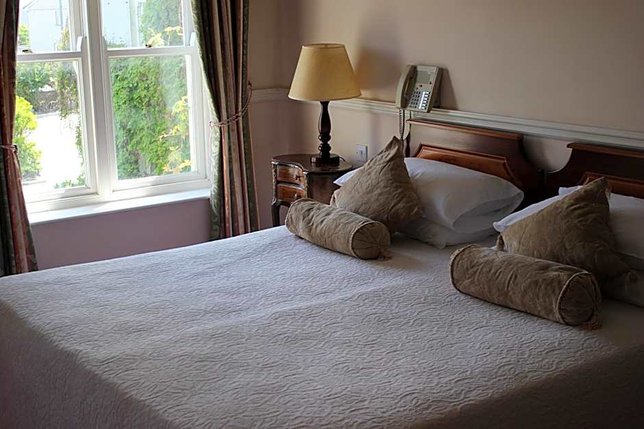 Kilcooly's Country House Hotel