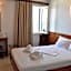 Leonidas Hotel