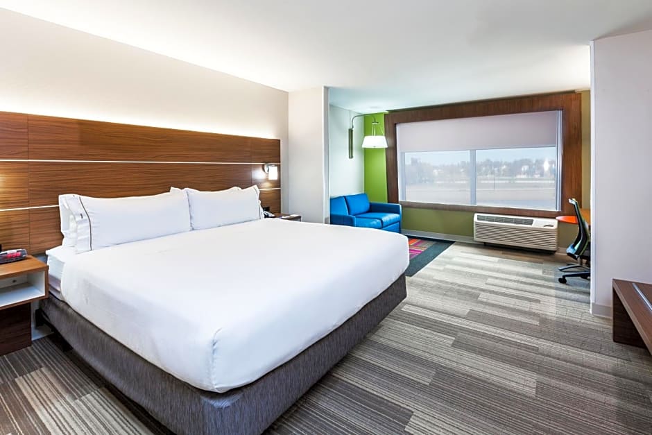 Holiday Inn Express and Suites Tulsa West / Sand Springs By IHG