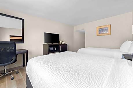 Queen Room with Two Queen Beds - Non-Smoking