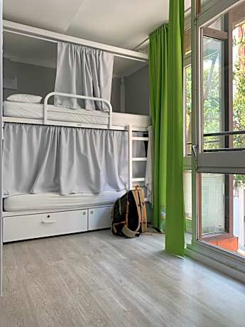 Single Bed in 14 Mixed Dormitory Room