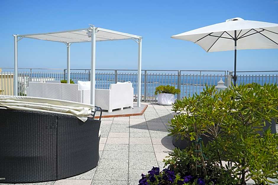 Hotel Embassy