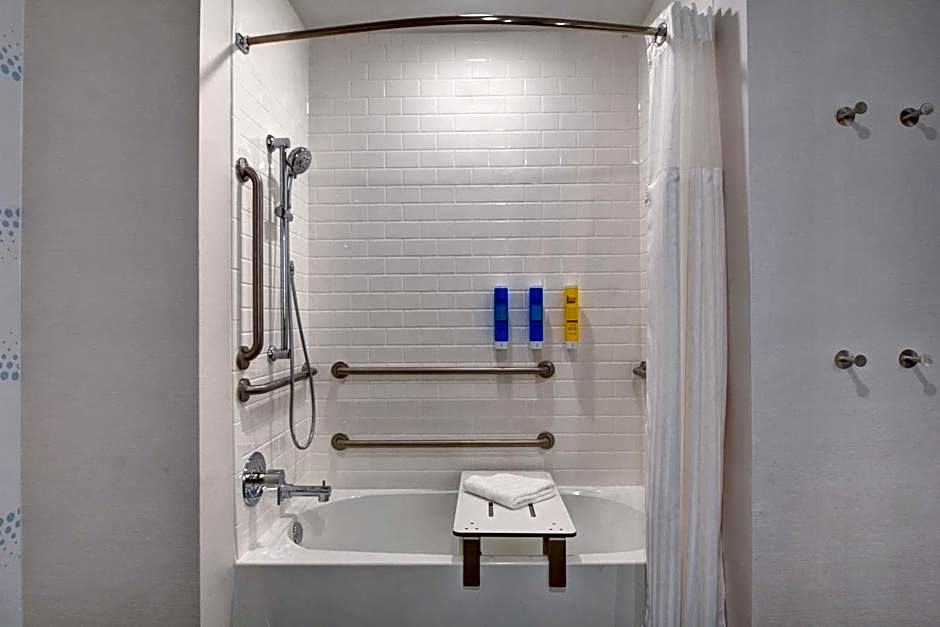 Tru By Hilton St. Petersburg Downtown Central Ave, FL