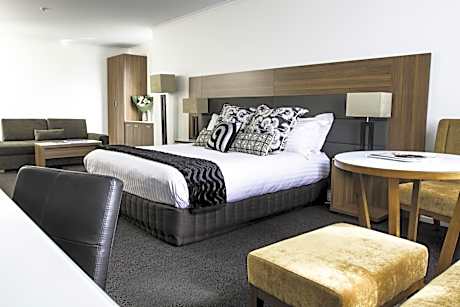 King Suite with Harbor View