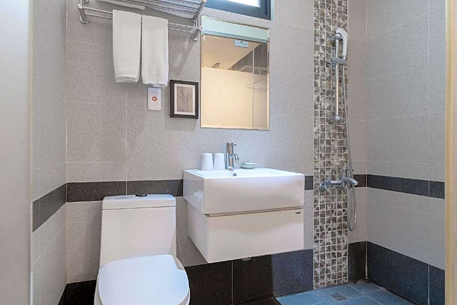 CHECK inn Express Taichung FuXing Hall 2