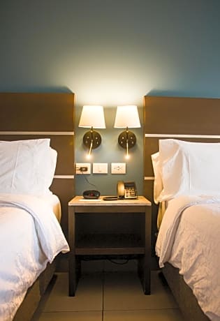 2 Queen Standard Room City View