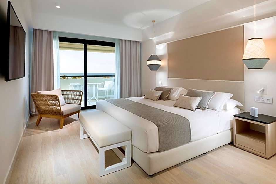 Photo 1 of 6 of Suite, Sea View