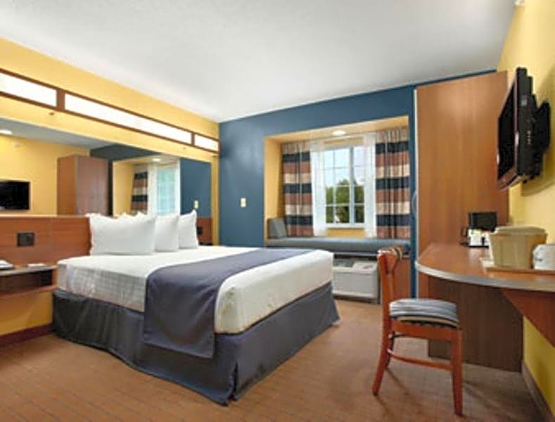 Microtel Inn & Suites By Wyndham Chili/Rochester Airport